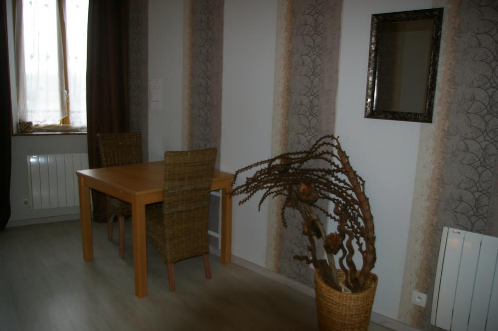 Gite Au Chalet Laferté-sur-Aube Værelse billede